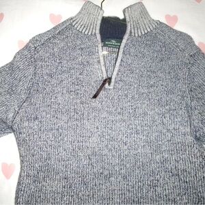 Rodd & Gunn 100% New Yarn Wool. 

Super warm and perfect for the wintertime.